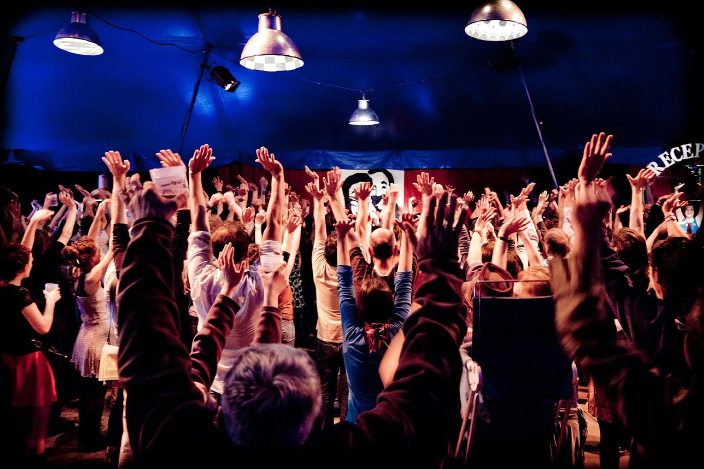 Vue des personnes en train de danser