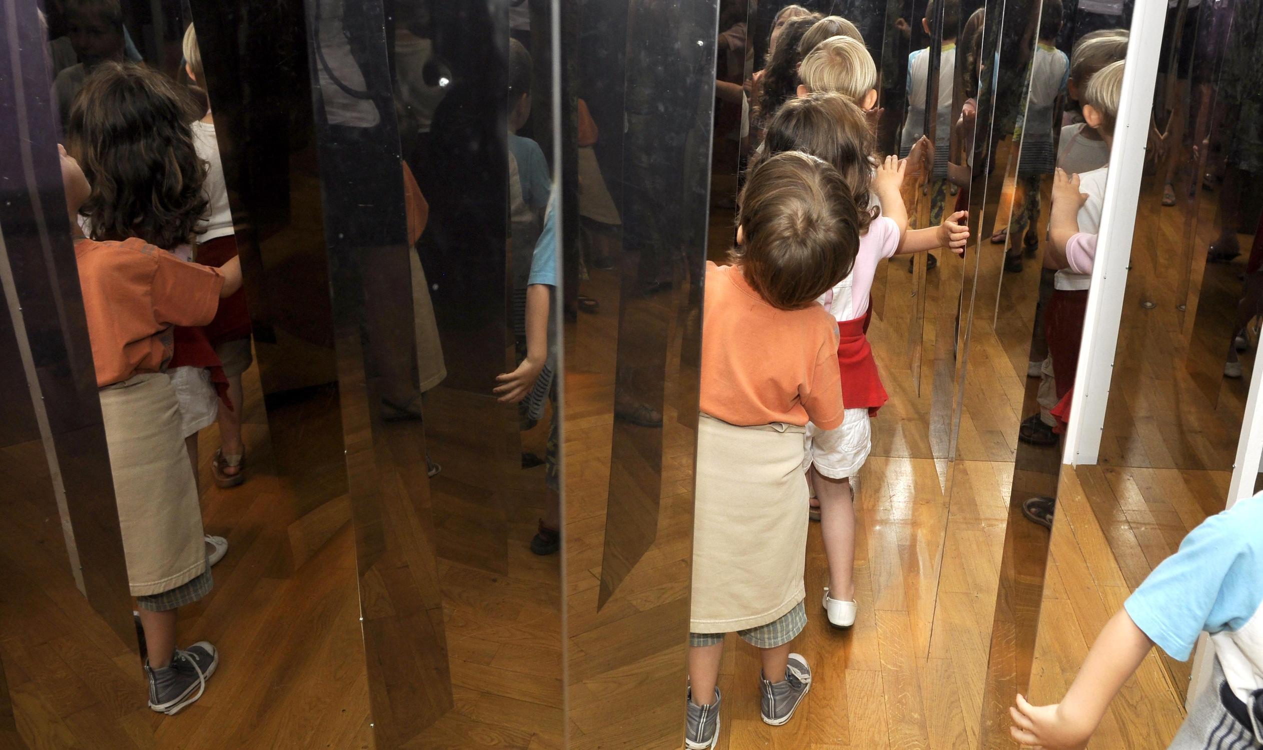 Enfants dans le Labyrinthe